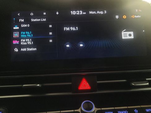 Used 2023 Hyundai Elantra SEL w/ Convenience Package FWD image 25