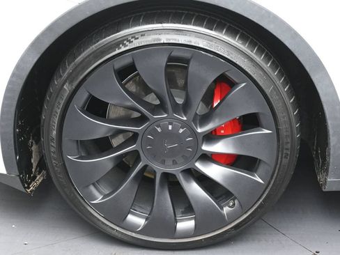 Used 2022 Tesla Model Y Performance AWD/4WD image 22