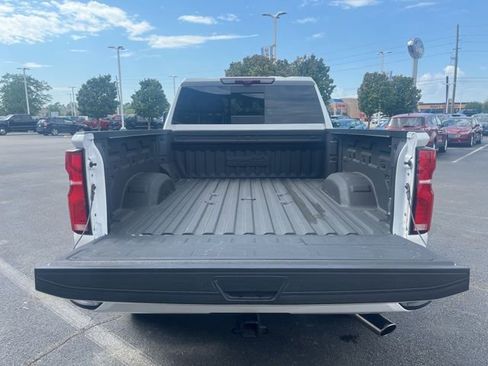 Used 2024 Chevrolet Silverado 3500 High Country image 10