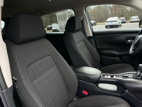 Certified 2025 Honda HR-V LX image 30