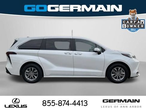 Used 2023 Toyota Sienna XLE FWD image 9