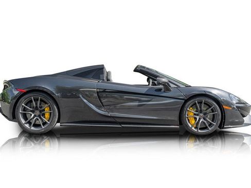 Used 2018 McLaren 570S Spider RWD image 2