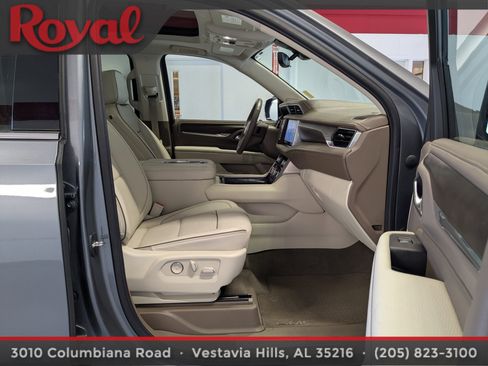Used 2021 GMC Yukon XL Denali w/ Denali Premium Package RWD image 8