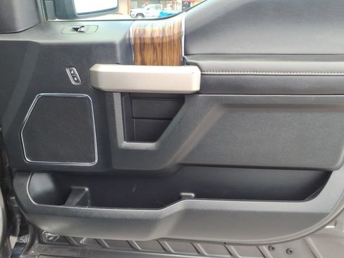 Used 2020 Ford F150 Lariat RWD image 14