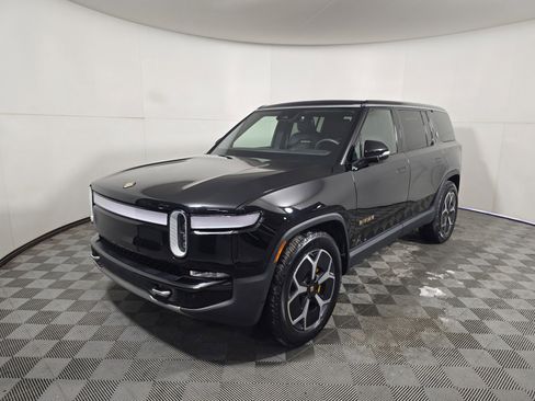 Used 2022 Rivian R1S Launch Edition image 1