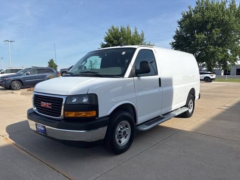 Used 2025 GMC Savana 2500 w/ Driver Convenience Package RWD image 5