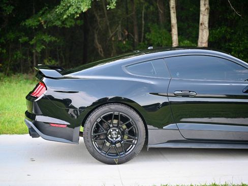 Used 2019 Ford Mustang GT Premium w/ GT Performance Package RWD image 11