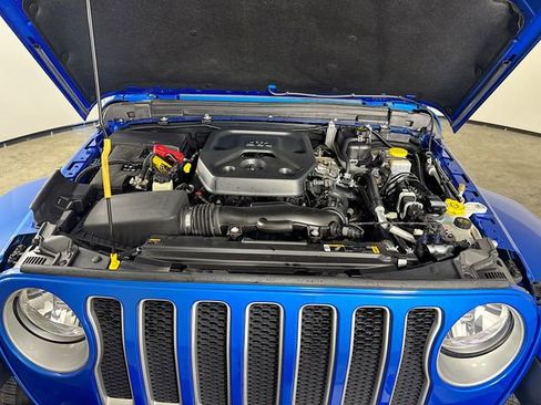 Used 2023 Jeep Wrangler Unlimited Sahara AWD/4WD image 34