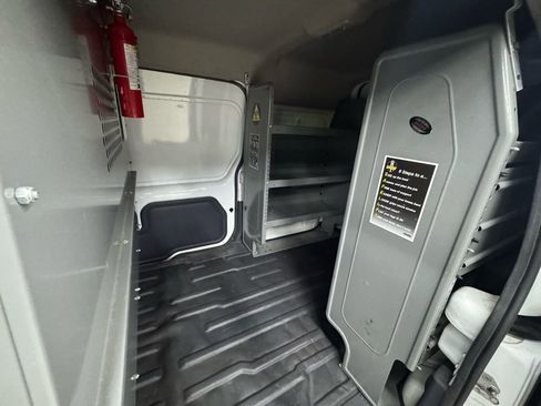 Used 2013 Ford Transit Connect XLT image 13