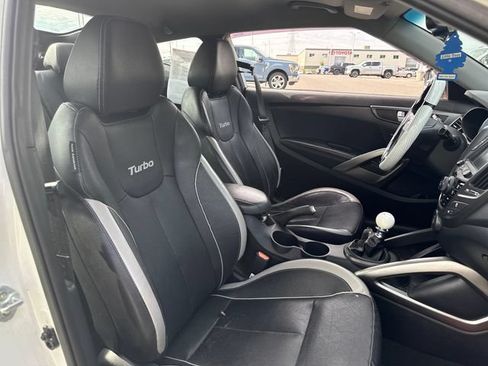 Used 2015 Hyundai Veloster Turbo FWD image 13
