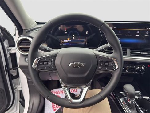 Used 2025 Chevrolet Trax ACTIV w/ Driver Confidence Package image 10