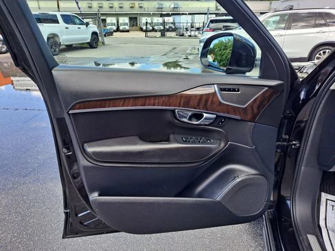Used 2017 Volvo XC90 T6 Inscription w/ Vision Package AWD/4WD image 10