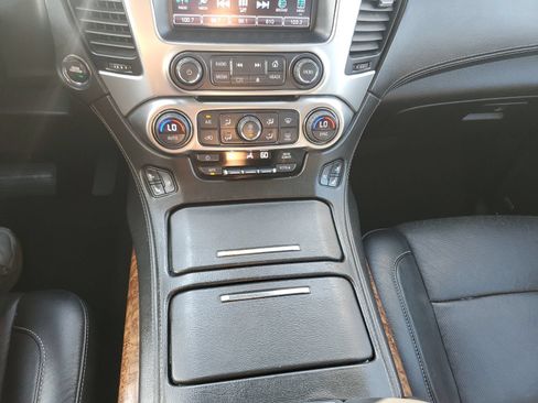 Used 2017 Chevrolet Suburban Premier AWD/4WD image 21