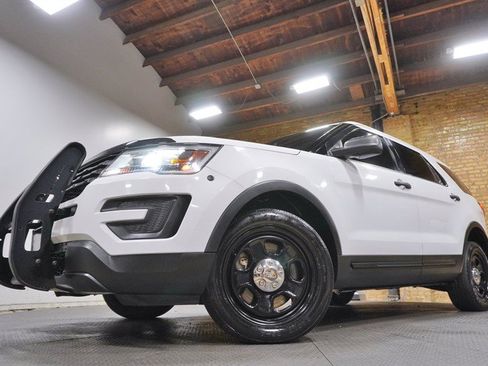 Used 2019 Ford Explorer 4WD Police Interceptor image 3