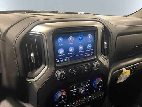 Used 2022 Chevrolet Silverado 1500 LT AWD/4WD image 13