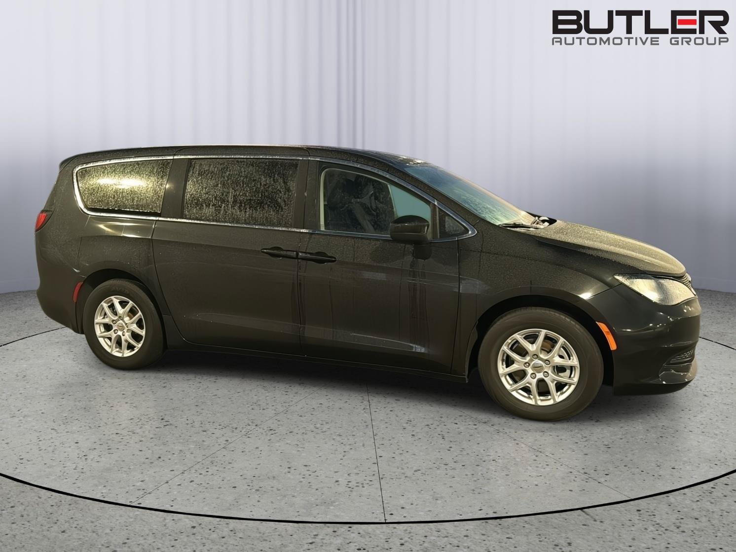 Used 2023 Chrysler Voyager LX FWD image 7