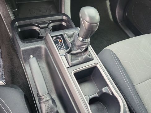 Used 2020 Toyota Tacoma TRD Off-Road w/ Technology Package AWD/4WD image 22