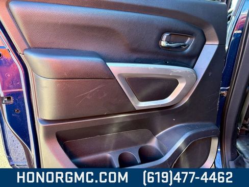 Used 2023 Nissan Titan SV w/ SV Convenience Package image 17