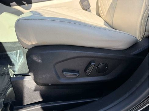 Used 2023 Ford Edge Titanium w/ Equipment Group 301A image 17