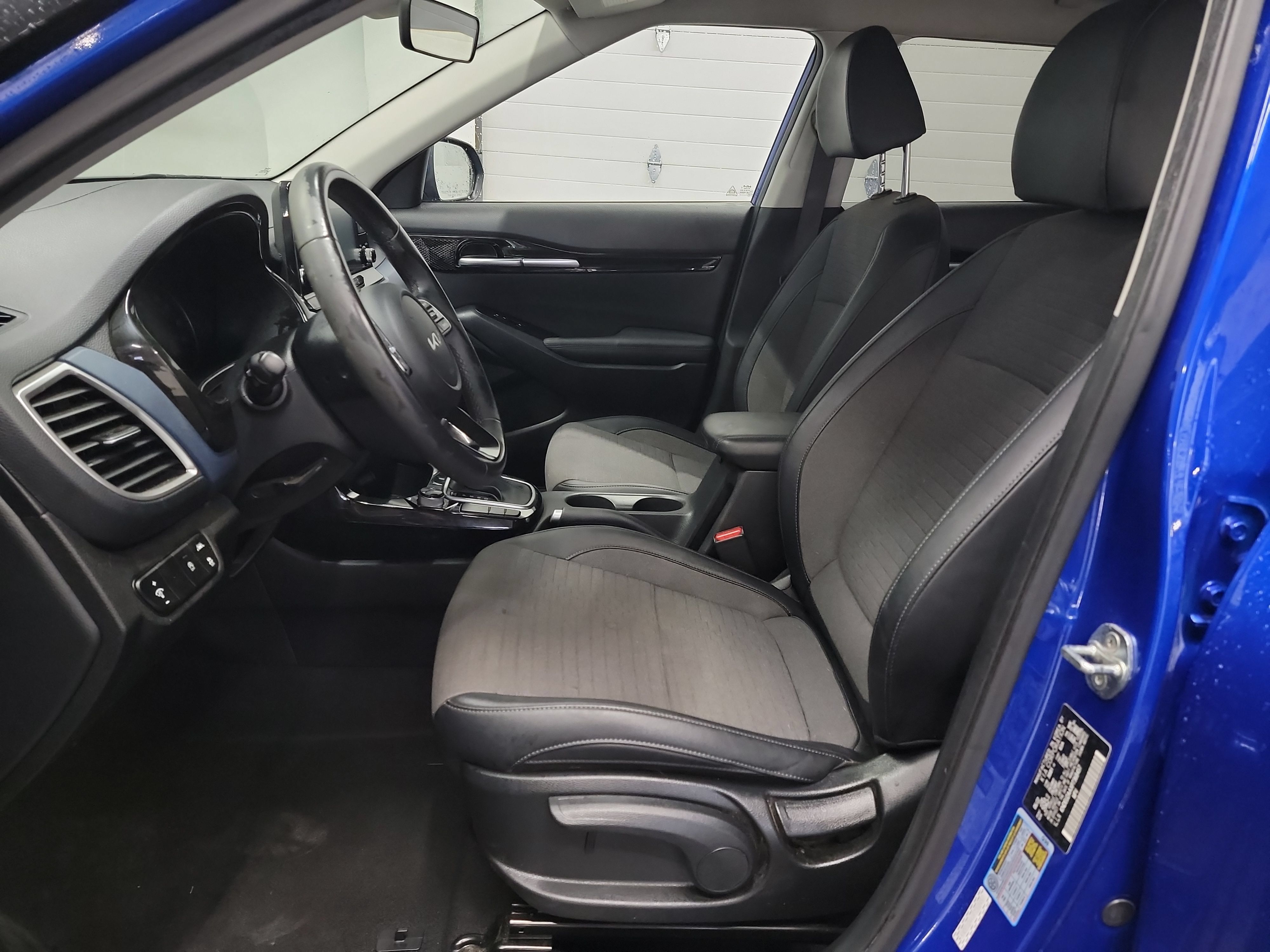 Used 2023 Kia Seltos S FWD image 12