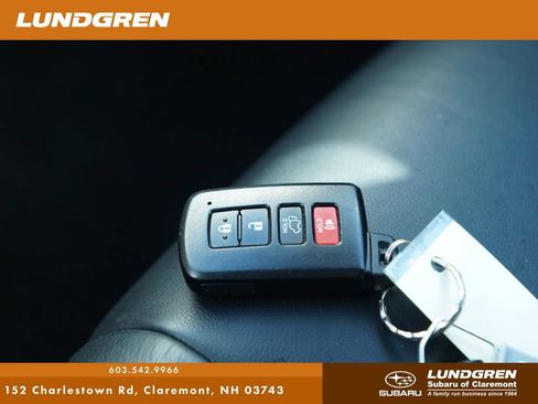Used 2018 Toyota Highlander XLE w/ Carpet Mat Package (TMS) AWD/4WD image 36