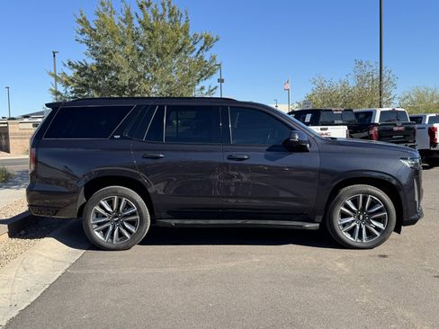 Used 2022 Cadillac Escalade Sport image 2