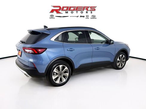 Used 2025 Ford Escape Platinum AWD/4WD image 8