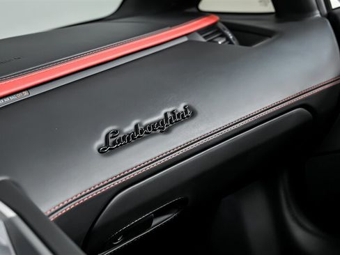 Used 2019 Lamborghini Aventador S AWD/4WD image 27