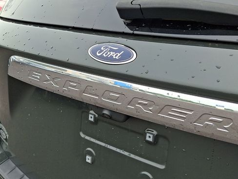 Certified 2024 Ford Explorer XLT w/ Equipment Group 202A AWD/4WD image 31