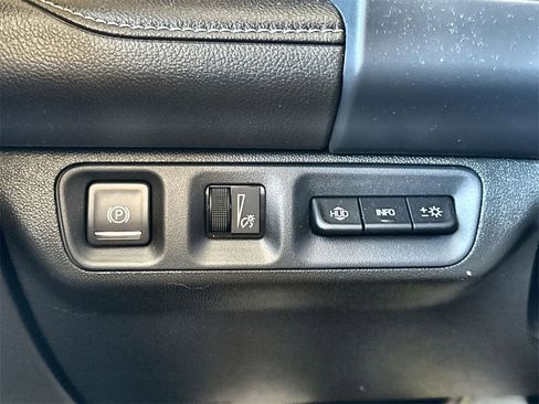 Certified 2023 GMC Acadia Denali w/ Denali Ultimate Package image 17