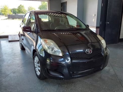 Used 2009 Toyota Yaris 4-Door Hatchback FWD image 10