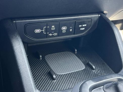 Used 2025 Kia K4 EX image 16