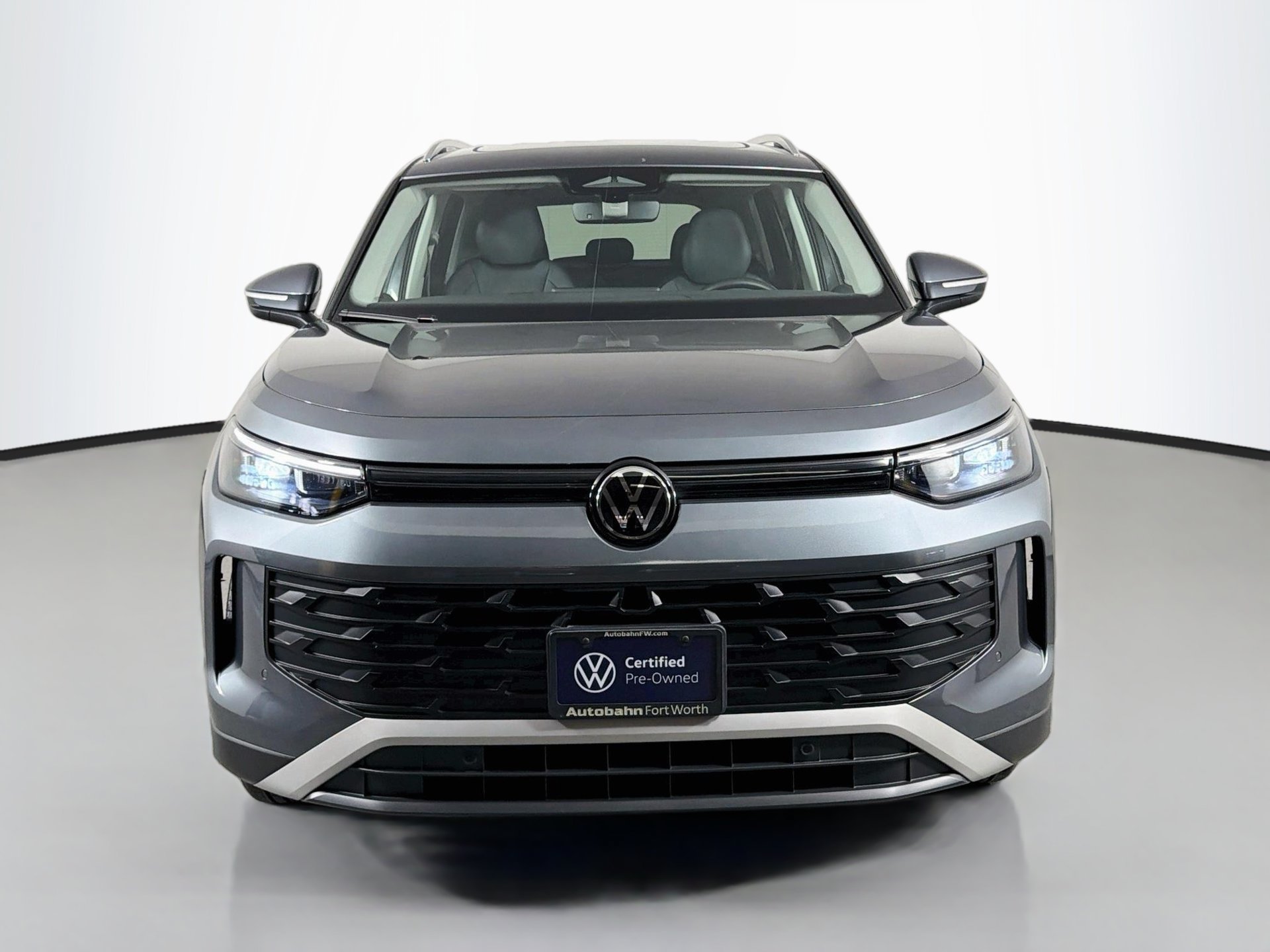Certified 2026 Volkswagen Tiguan SE AWD/4WD image 2