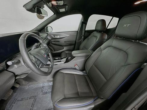 Used 2024 Buick Envista Sport Touring w/ Convenience I Package image 28