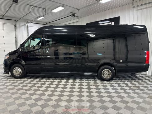 Used 2020 Mercedes-Benz Sprinter 3500 image 2