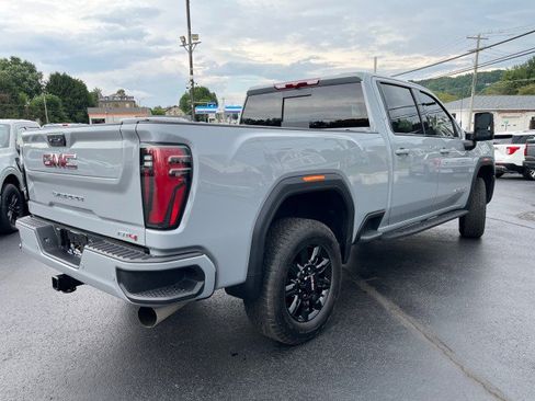Used 2025 GMC Sierra 2500 AT4 AWD/4WD image 3