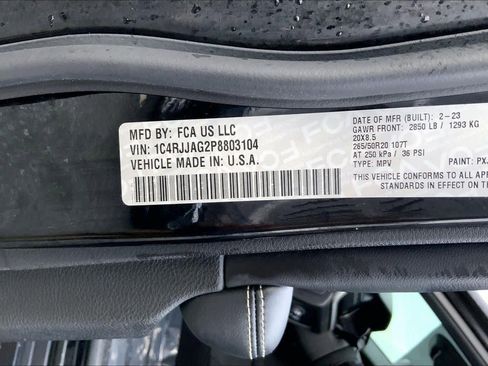 Used 2023 Jeep Grand Cherokee L Laredo image 32