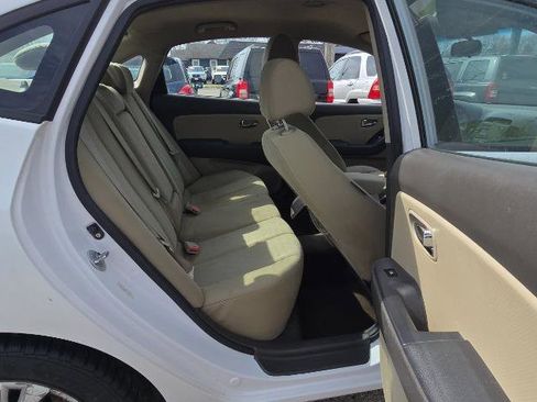 Used 2010 Hyundai Elantra GLS image 13