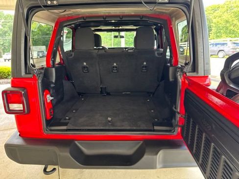 Used 2019 Jeep Wrangler Unlimited Sport S AWD/4WD image 30