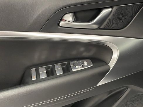 New 2025 Genesis G70 2.5T image 12