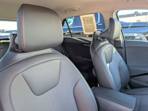 Certified 2023 Kia Niro EX image 19