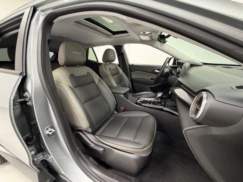 Certified 2024 Chevrolet Trax ACTIV w/ Sunroof Package FWD image 30