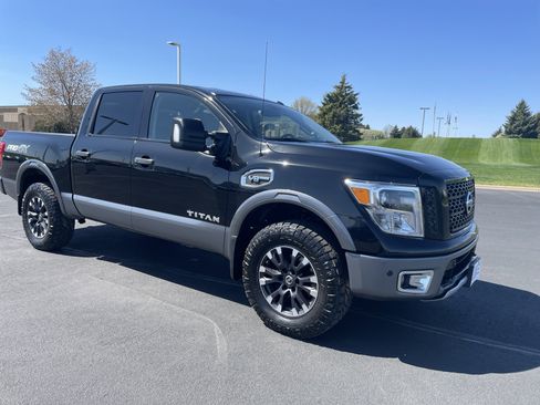 Used 2017 Nissan Titan PRO-4X AWD/4WD image 7