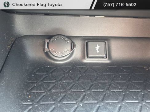 Used 2022 Toyota RAV4 XLE w/ Convenience Package FWD image 20