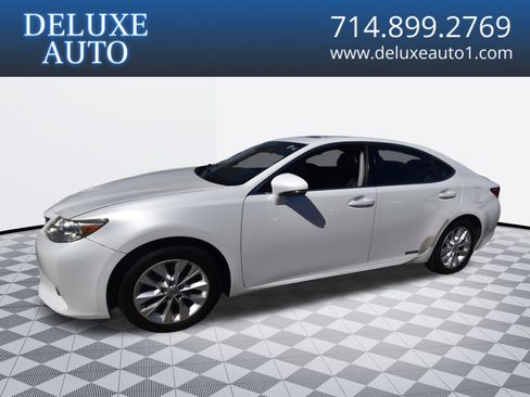 Used 2013 Lexus ES 300h image 1
