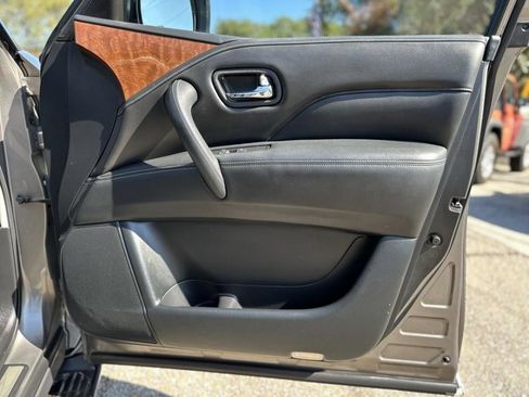 Used 2018 INFINITI QX80 Base image 24