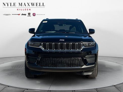 New 2025 Jeep Grand Cherokee Laredo image 18