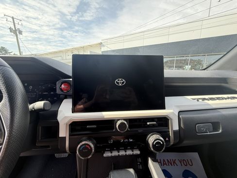Used 2024 Toyota Tacoma TRD Off-Road AWD/4WD image 11
