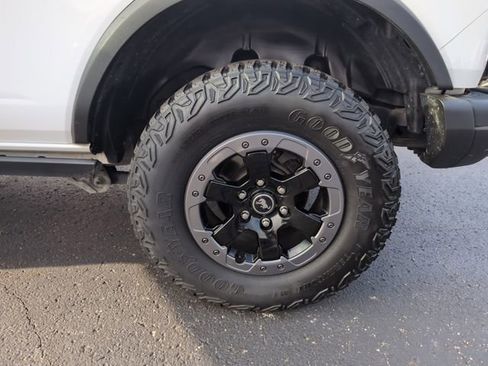 Used 2022 Ford Bronco Badlands image 24