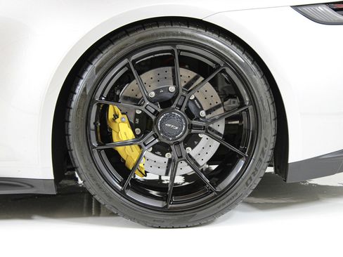 Used 2022 Porsche 911 GT3 RWD image 16